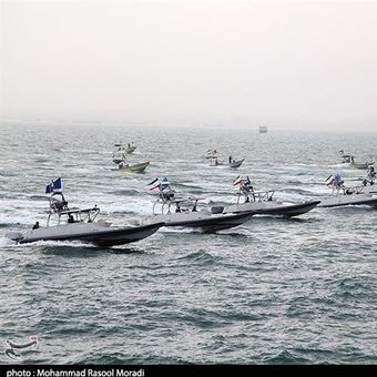 Korps Garda Revolusi Iran (IRGC) merilis video yang diklaim menunjukkan kapal perusak milik Amerika Serikat mundur dari kawasan Selat Hormuz setelah mendapat peringatan dari angkatan laut Iran.