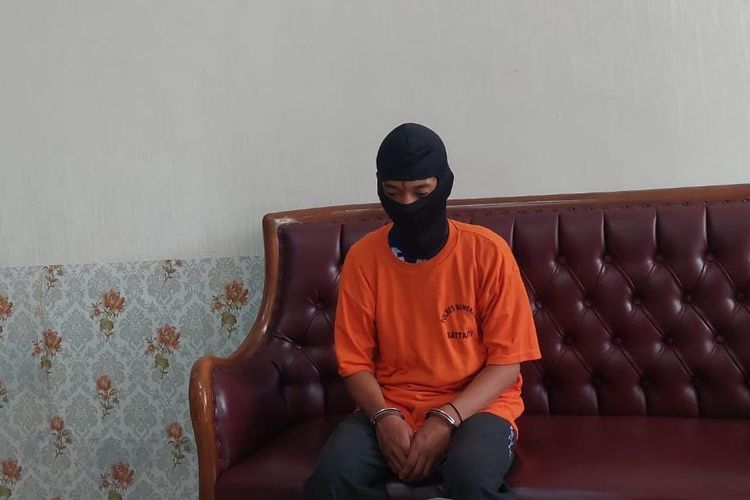 Polres Bangkalan, Jawa Timur, menetapkan, F (21), Mahasiwa Universitas Trunojoyo Madura yang aniaya pacar, sebagai tersangka kasus penganiayaan, Selasa (24/9/2024).