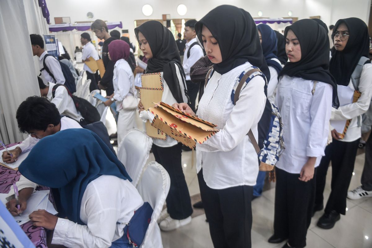 Membongkar Akar Masalah Pengangguran Terdidik di Indonesia