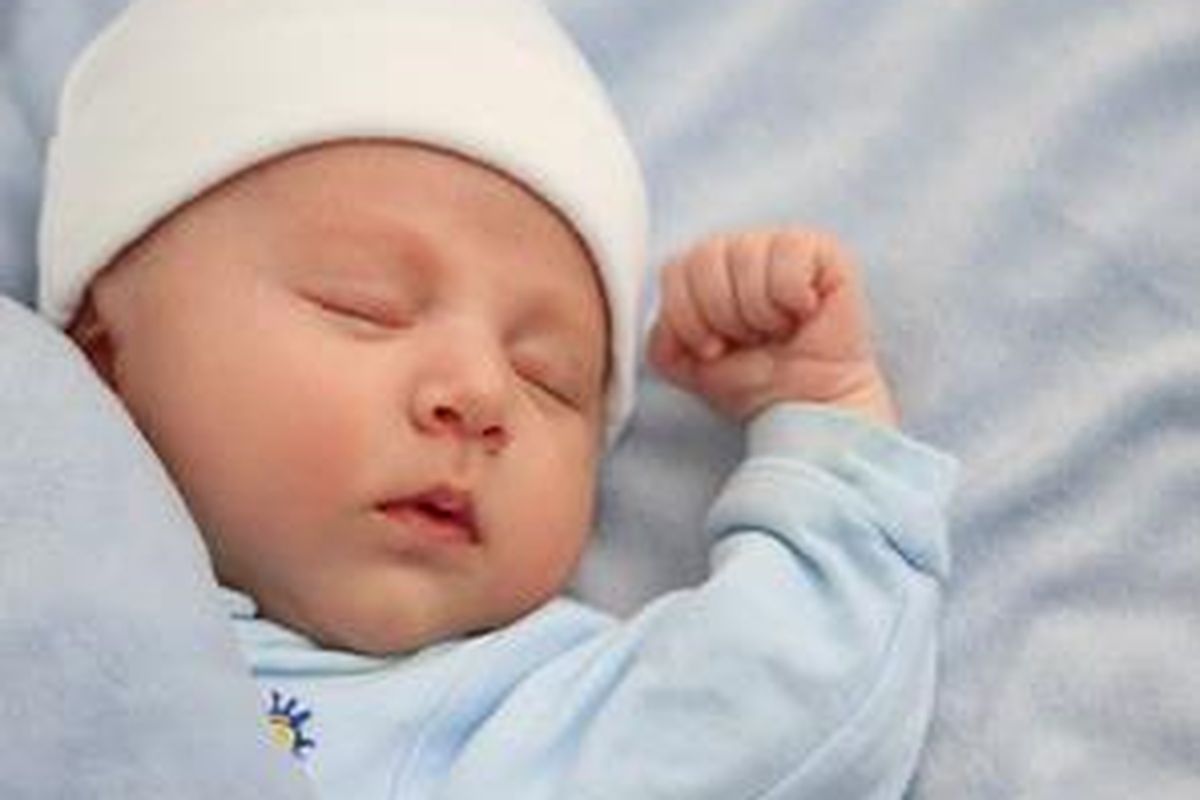 Tidur pulas akan membantu perkembangan kecerdasan anak. 