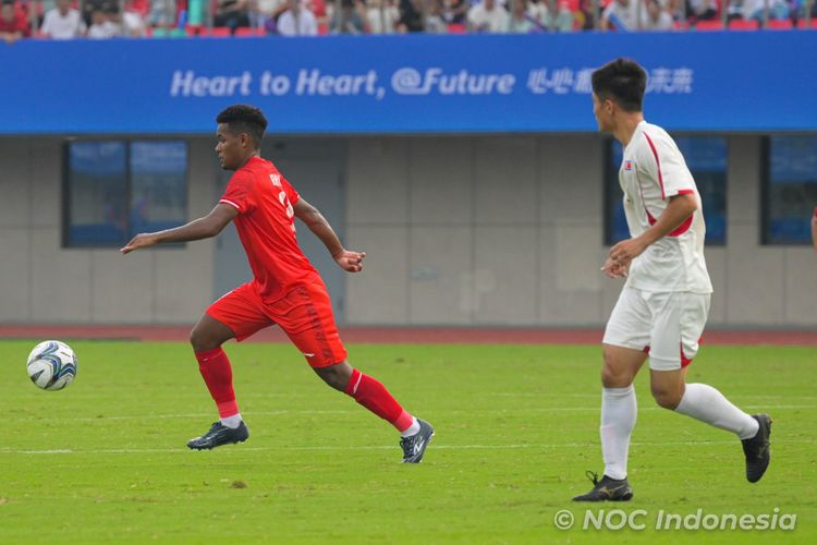 Pertandingan Indonesia vs Korea Utara pada fase Grup F Asian Games 2022 di Zheijiang Normal University East Stadium, Minggu (24/9/2023) sore WIB, yang berakhir 0-1. Meski kalah, Indonesia lolos ke 16 besar lewat peringkat ketiga terbaik. Artikel ini berisi jadwal timnas Indonesia. 