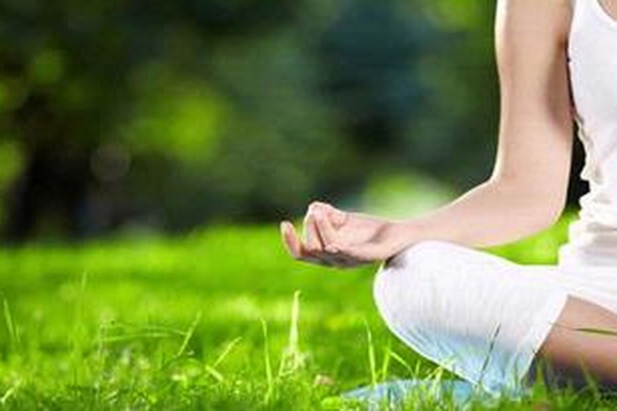 Nikmati waktu untuk diri sendiri dengan meditasi.