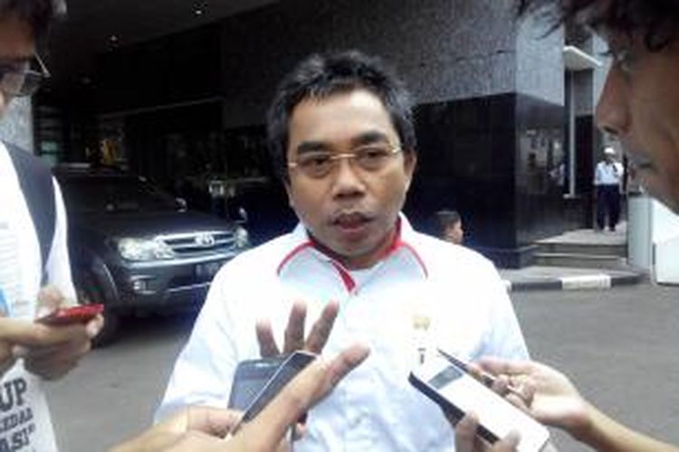 Sekretaris Fraksi PDI Perjuangan DPRD DKI Gembong Warsono. 