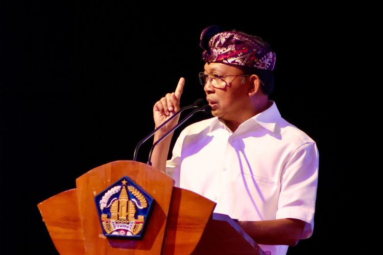 Tepis Sepinya Wisatawan di Bali Saat Libur Nataru, Koster: Bohong, Tiap Hari Meningkat