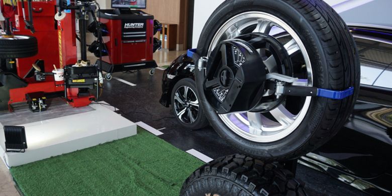 Teknologi Buat Cek Kondisi Mobil Perlu Spooring Balancing