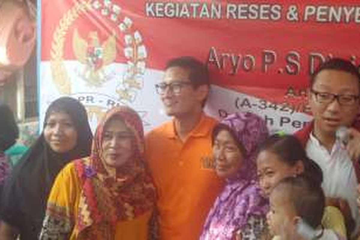 Kamis (11/8/2016, Sandiaga Uno kembali melakukan safari politik ke perumaha padat penduduk di RT 002 RW 010, Kelurahan Sukapura, Jakarta Utara