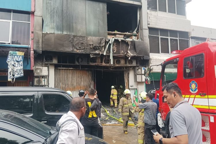 Momen Korban Kebakaran Terra Drone Selamatkan Diri Saat Kebakaran, Ada yang Lompat dan Pakai Tali