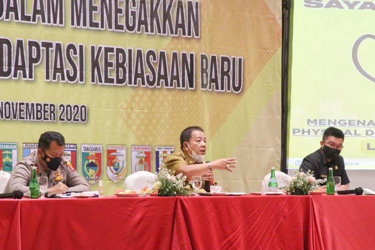 Gubernur Lampung Arinal Djunaidi dalam rapat koordinasi Satgas Covid-19 di Novotel Lampung, Senin (23/11/2020). (FOTO: Dok. Pemprov Lampung)
