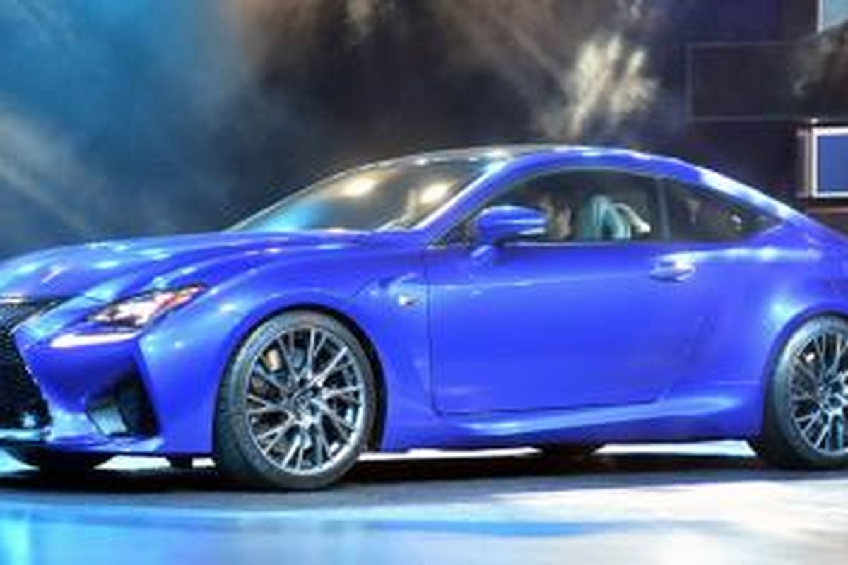 RC F, sedan super yang akan menjadi varian terkuat Lexus.