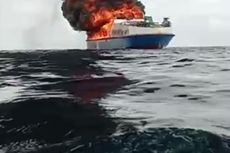 Detik-detik 34 Penumpang Loncat ke Laut Saat Kapal Terbakar di Perairan Bombana