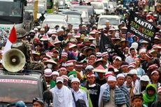 Sebagian Peserta Demo dari Ciamis Lanjutkan Perjalanan ke Jakarta dengan Bus