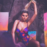 Bikini Ungu Selena Gomez, Siapa Mau?