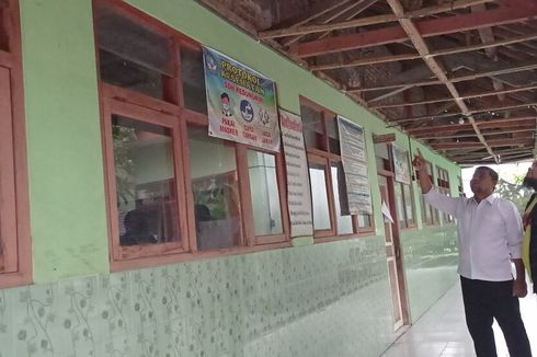 Atap SD di Ngawi Ini Nyaris Roboh, Kegiatan Belajar Dipindahkan ke Rumah Guru