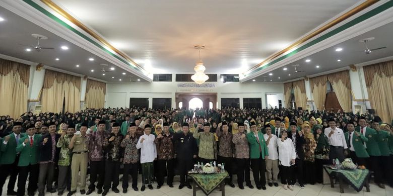 Menristekdikti Mohamad Nasir saat memberikan Kuliah Umum Kegiatan Kemahasiswaan pada Era Revolusi Industri 4.0 di Universitas Nahdlatul Ulama (Unusida) Sidoarjo (8/4/2019).