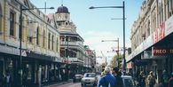 Biaya Hidup Naik, Ribuan Warga Australia Mencuri, Jutaan Orang Makan Makanan Kedaluwarsa