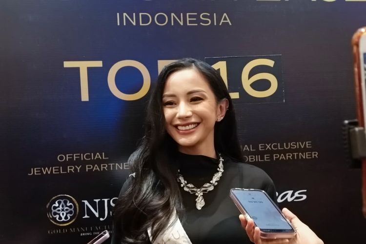 Aktris Kirana Larasati yang berhasil lolos ke tahap Top 16 Miss Universe Indonesia 2025 bersama 15 finalis lainnya saat ditemui dalam konferensi pers pengumuman finalis Top 16 Miss Universe Indonesia di Plaza Indonesia, Jakarta Pusat, Rabu (20/8/2025).
