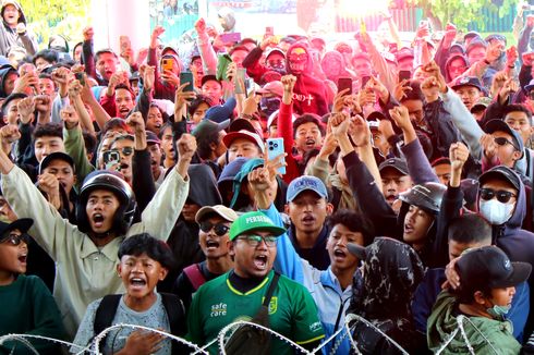 Ribuan Bonek Geruduk Kantor Persebaya Surabaya atas Hasil Buruk Tim