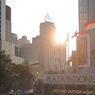 Spot Sunset Jakarta, Menikmati Matahari Terbenam di Halte Bundaran HI