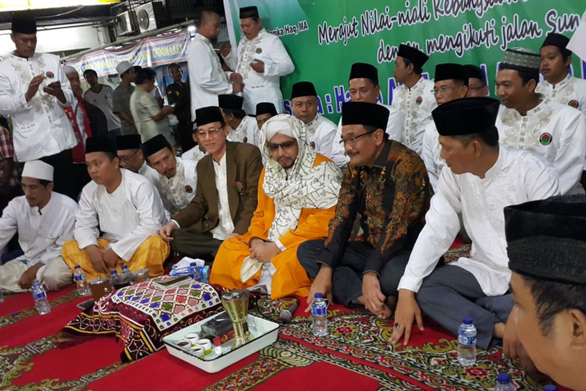 Calon wakil gubernur DKI Jakarta Djarot Saiful Hidayat menghadiri acara tablig akbar kebangsaan dan pelantikan pengurus Baitul Muslimin Indonesia (Bamusi) Jakarta Utara di Kebon Bawang, Tanjung Priok, Jakarta Utara, Selasa (28/3/2017) malam. 