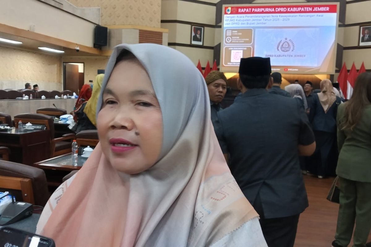 Ketua komisi D DPRD Jember Sunarsi Khoris