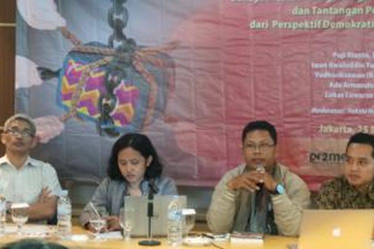 Pemerhati regulasi dan regulator media (PR2Media) memaparkan hasil penelitiannya tentang perampasan hak publik, dominasi, dan bahaya media di tangan segelintir orang, Selasa (25/3/2014) di Jakarta.