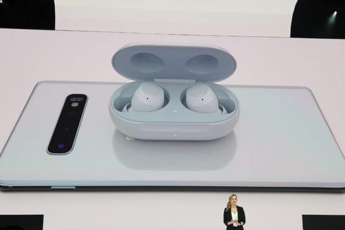 Earphone Galaxy Buds dan Arloji Pintar Galaxy Active Resmi Dijual di Indonesia