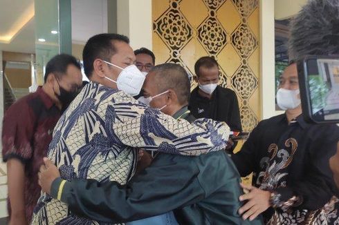 Munir Pun Tersenyum, Honor Guru Rp 6 Juta yang Ia Tunggu Selama 24 Tahun Akhirnya Dibayar