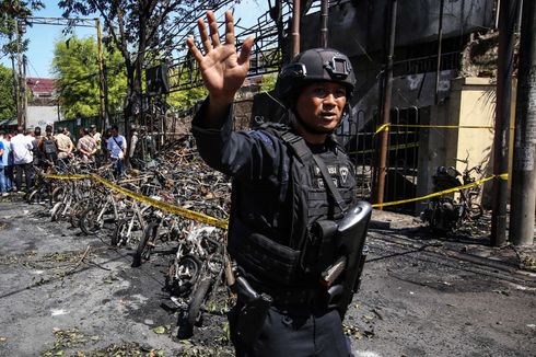 Polri Diminta Usut Tuntas Jaringan Pelaku Teror Bom Gereja di Surabaya