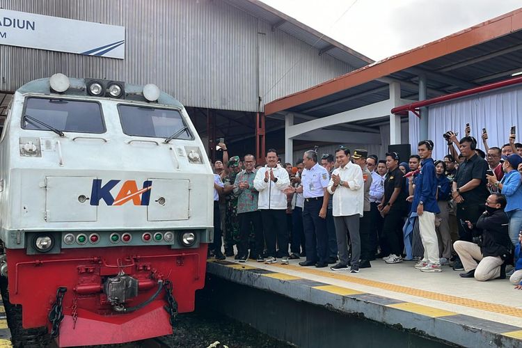 MULAI BEROPERASI: PT Kereta Api Indonesia (KAI) Daop 7 mulai hari ini mengoperasionalkan KA Madiun Jaya tujuan Madiun-Pasarsenen dengan jam keberangkatan dari Madiun pukul 08.00 WIB. Waktu tempuh perjalan KA Madiun Jaya rute Madiun-Pasarsenen hanya 9 jam 3 menit.