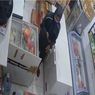 Terekam CCTV, Pembeli Sosis di Ngawi Tunjukkan Alat Kelamin pada Penjaga Toko
