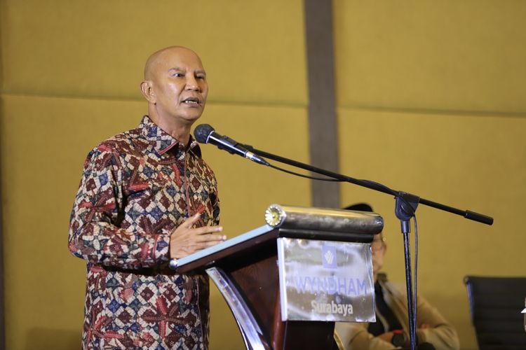 Pelaksana Tugas (Plt) Ketua DPD PDI Perjuangan Jatim Said Abdullah saat menerima aspirasi pendamping PKH di Ballroom Hotel Wyndham Surabaya, Jumat (17/2/2023).
