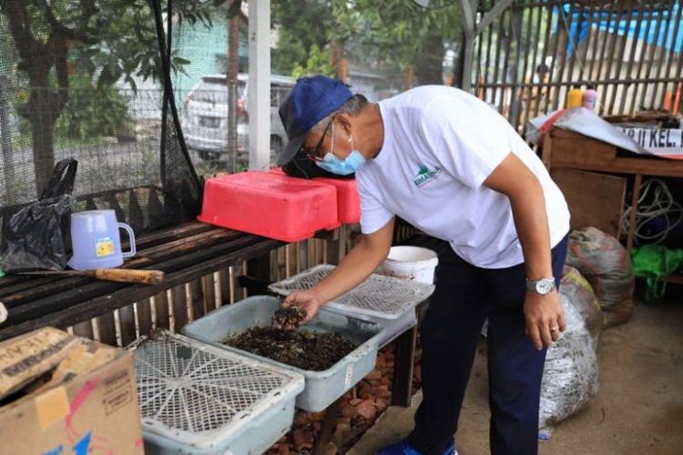 Tempat pengolahan sampah BIMASENA di RW 07 Kelurahan Karang Anyar, Perumahan Angkasa Pura 2, Tangerang, Banten