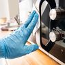 Jangan Membersihkan Microwave dengan Tisu Basah Antibakteri, Kenapa?