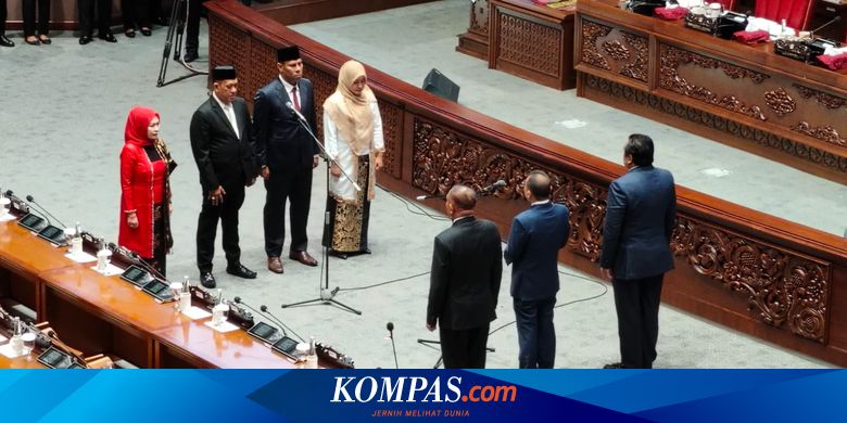 DPR Lantik 4 Anggota PAW, Salah Satunya Pengganti Desmond Mahesa