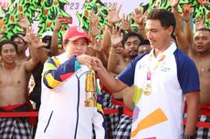 Hamish Daud Bangga Bawa Obor Asian Games 2018 Sambil Berselancar