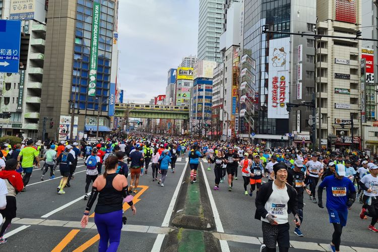 Suasana saat Tokyo Marathon 2023 pada Minggu (5/3/2023). Euforia Tokyo Marathon sangat terasa di Tokyo sejak sepekan sebelumnya.