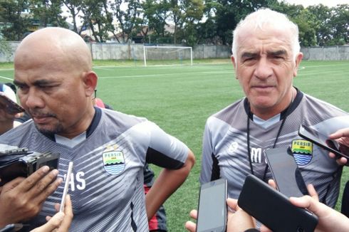 Cuaca Ganggu Program Latihan Persib di Jepara