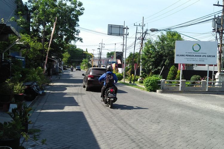 Harun Thohir diabadikan menjadi nama sebuah jalan raya di kota Gresik.