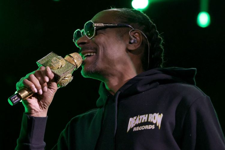 (File) Snoop Dogg performs at Shaq's Fun House Big Game Weekend at Talking Stick Resort early on February 11, 2023 in Scottsdale, Arizona. 