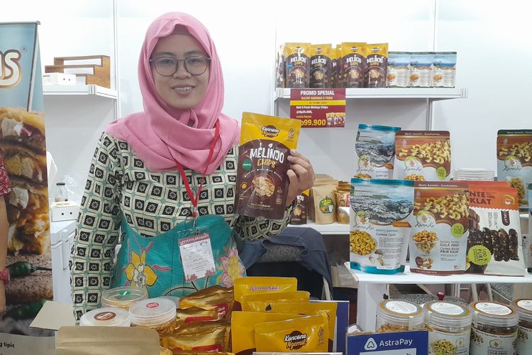 Elliyina, Owner Koncone Ngemil, UMKM Camilan Berbahan Melinjo