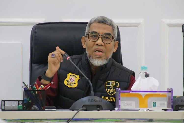 Sesuai Undang-Undang (UU) Nomor 28 Tahun 2014 tentang Hak Cipta, setiap penggunaan lagu untuk tujuan komersial memerlukan izin dari pencipta atau pemegang hak cipta. Namun, untuk mempermudah dalam perizinan, UU telah mengamanatkan untuk membentuk Lembaga Manajemen Kolektif Nasional (LMKN) sebagai perantara satu pintu. 