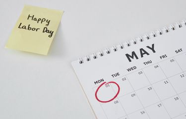 Ilustrasi Hari Buruh Internasional 2025 diperingati 1 Mei.