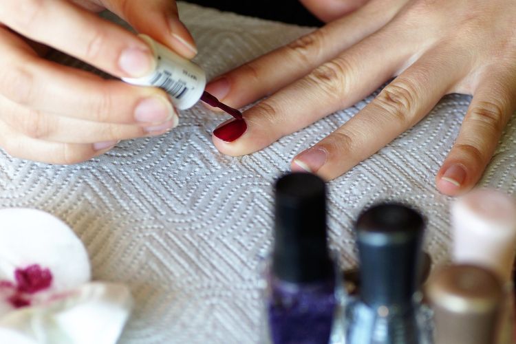 Tips mengaplikasikan nail art untuk pertama kali