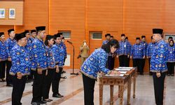 Lantik 1.256 PPPK dan 47 Pejabat Fungsional, Sekjen Kemendagri Tegaskan Budaya Tanggung Jawab dalam Bekerja