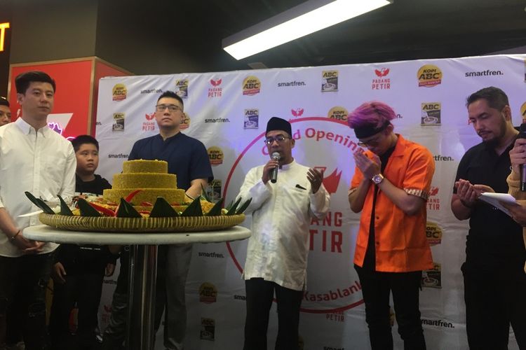 Atta Halilintar di Grand Opening Padang Petir bisnis barunya dalam dunia kuliner