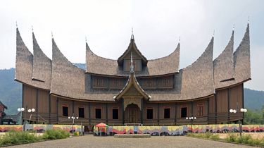 Ini Rahasia Arsitektur Rumah Gadang Tahan Gempa