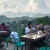 makan di taman safari bogor