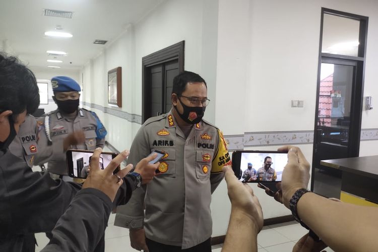 Kapolresta Samarinda Kombes Pol Arif Budiman saat diwawancarai wartawan di Mapolresta Samarinda, Jalan Slamet Riyadi, Samarinda, Kaltim, Jumat (24/7/2020). 