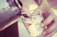 Mengapa Minum Air yang Cukup Sangat Penting saat Puasa Ramadan?