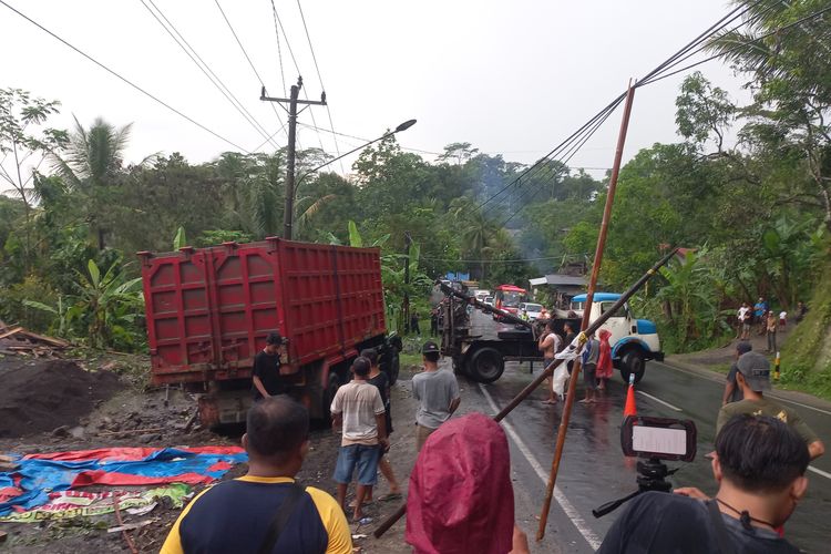 Kemenhub Sebut Truk Penabrak Angkot di Purworejo Tak Punya Izin Operasional